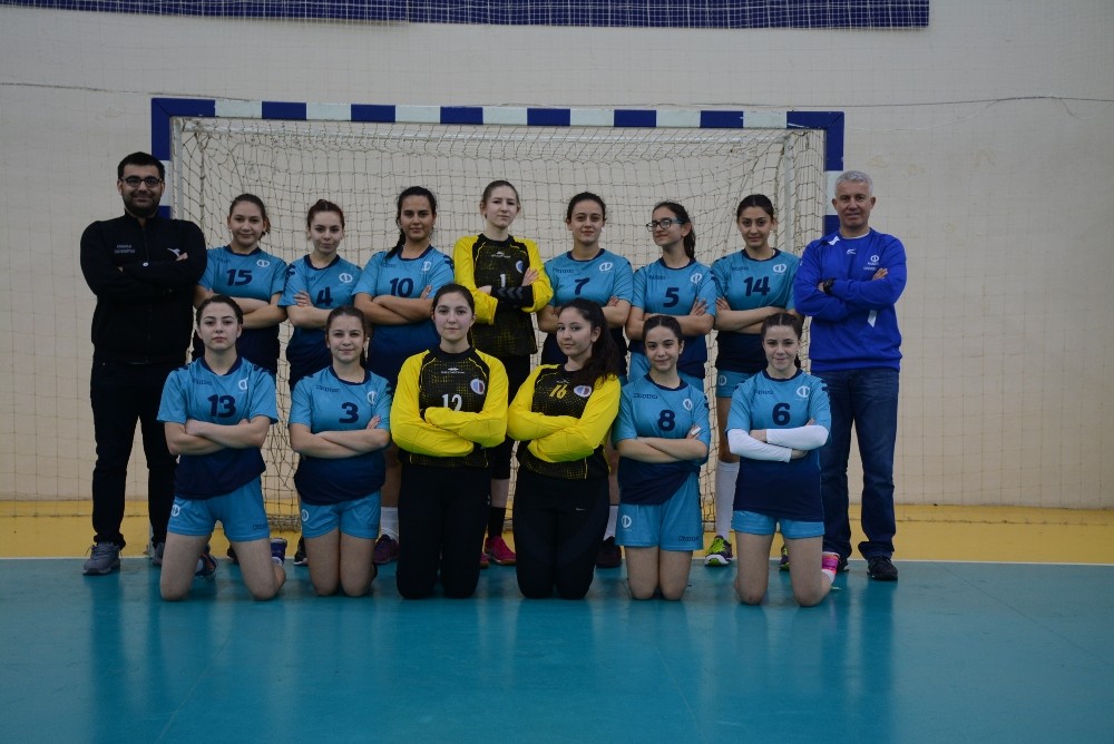 Hentbol Yıldız Kadın takımımız yarı final yolunda 