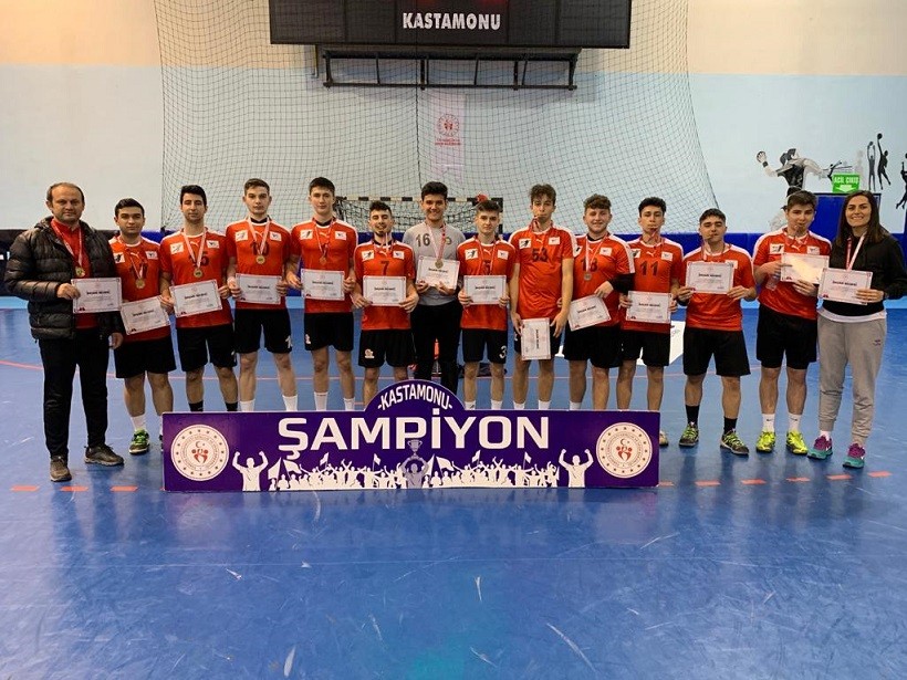 Hentbolda bölge şampiyonu Ortadoğulular 