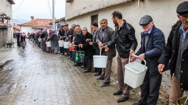 Hep birlikte el ele verip seferber oldular