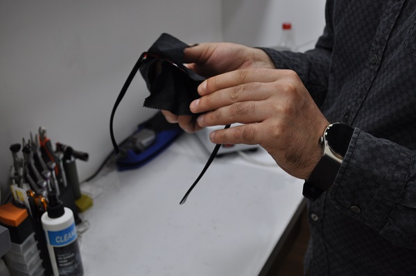 Hepimiz bu hataları yapıyoruz! Gözlüklerinizi sakın böyle temizlemeyin