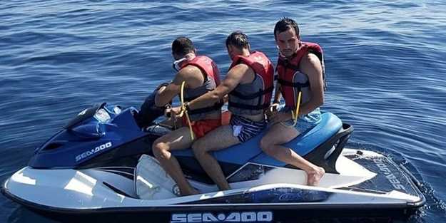 Hepsi eski asker! Jet skiyle kaçarken yakalandılar