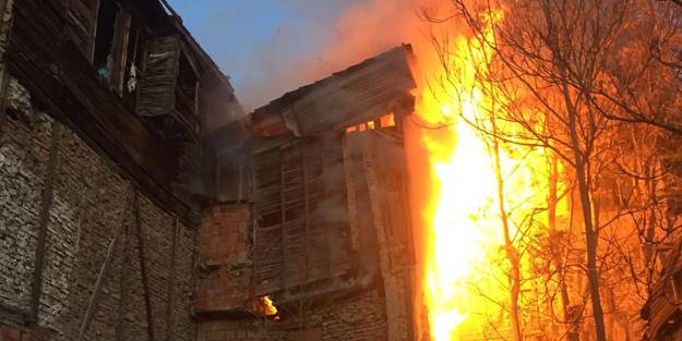 Her ay bir yangın çıkıyor! Vatandaşlar isyan etti: Yetkililerden bir çözüm bekliyoruz!