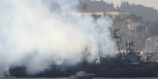 Rus gemilerinin her geçişlerinde ayrı bir olay!