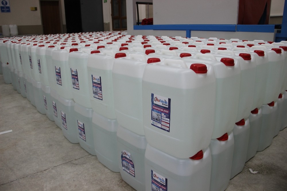 Her gün 20 ton dezenfekten sıvısı üretiyorlar, yine de taleplere yetişemiyorlar 