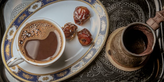 Her gün iftardan sonra Türk kahvesinin yanında 2 hurma yemenin faydaları...