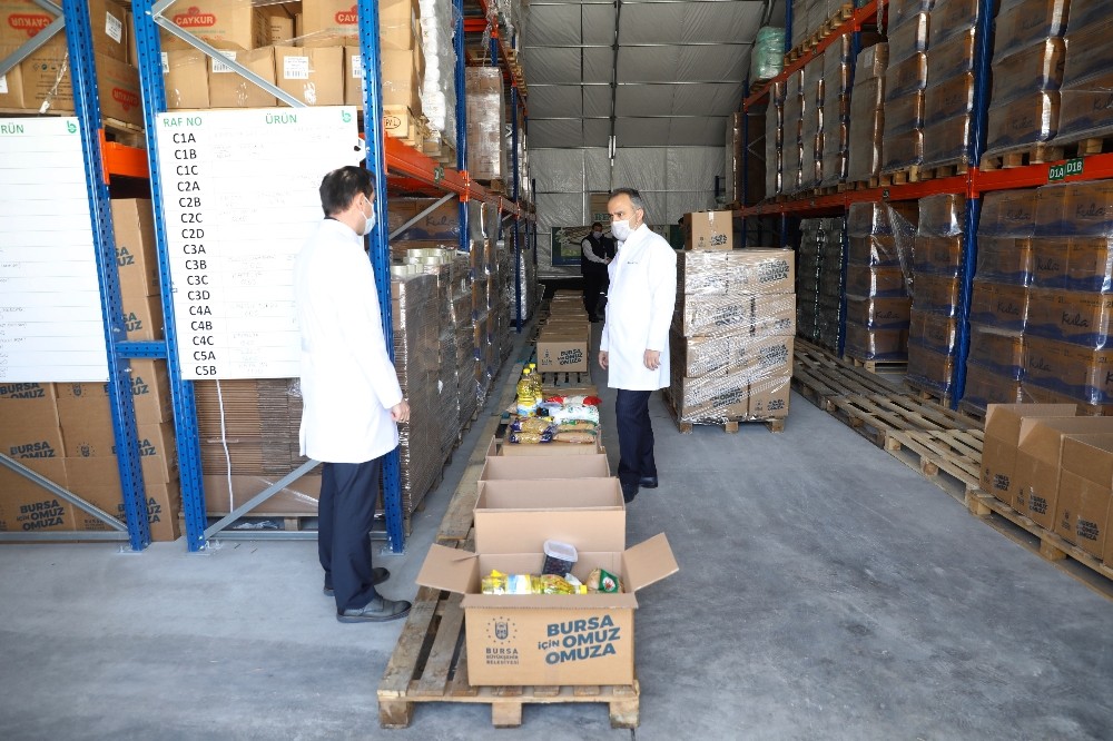 Her gün yüzlerce aileye gıda ve hijyen ürünü ulaştırılıyor 
