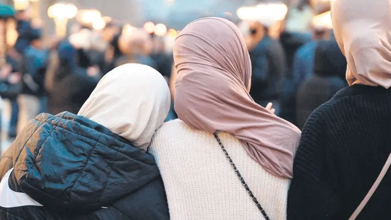 Her iki Müslüman’dan biri ırkçılığa uğruyor