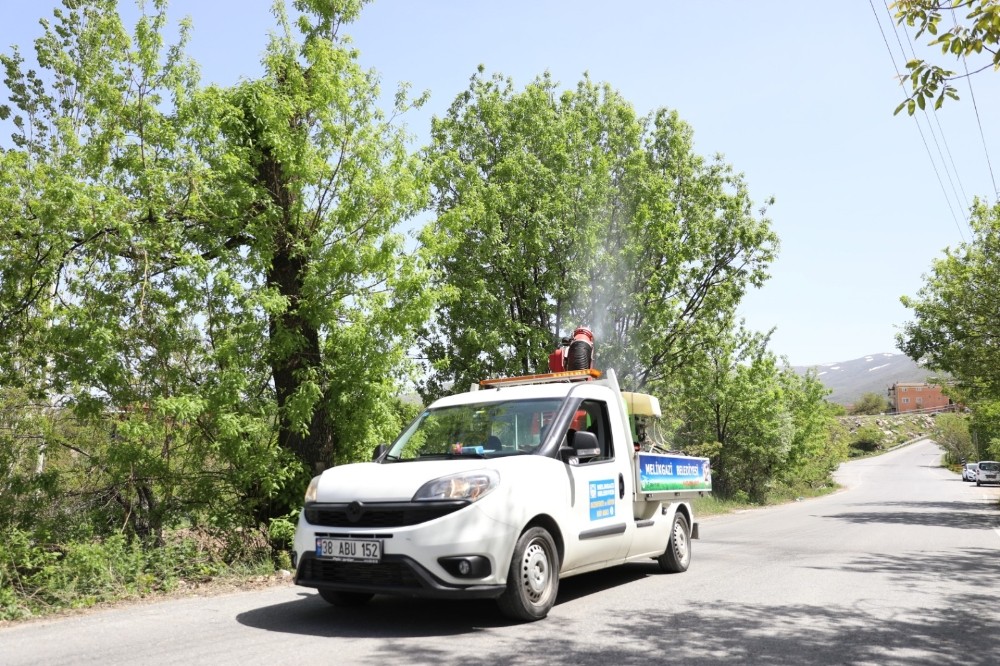 Her mahalle haşerata karşı haftada 2 gün ilaçlanıyor 