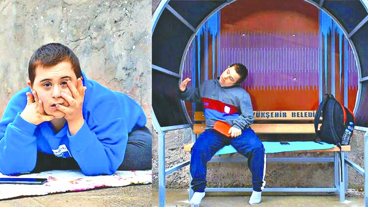 Her sabah kaldırımdaki örtünün üzerinde servis bekleyen Eren için özel durak yapıldı