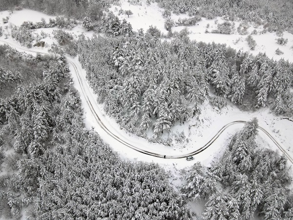Her yer beyaza büründü! Kastamonu ormanları dron ile görüntülendi