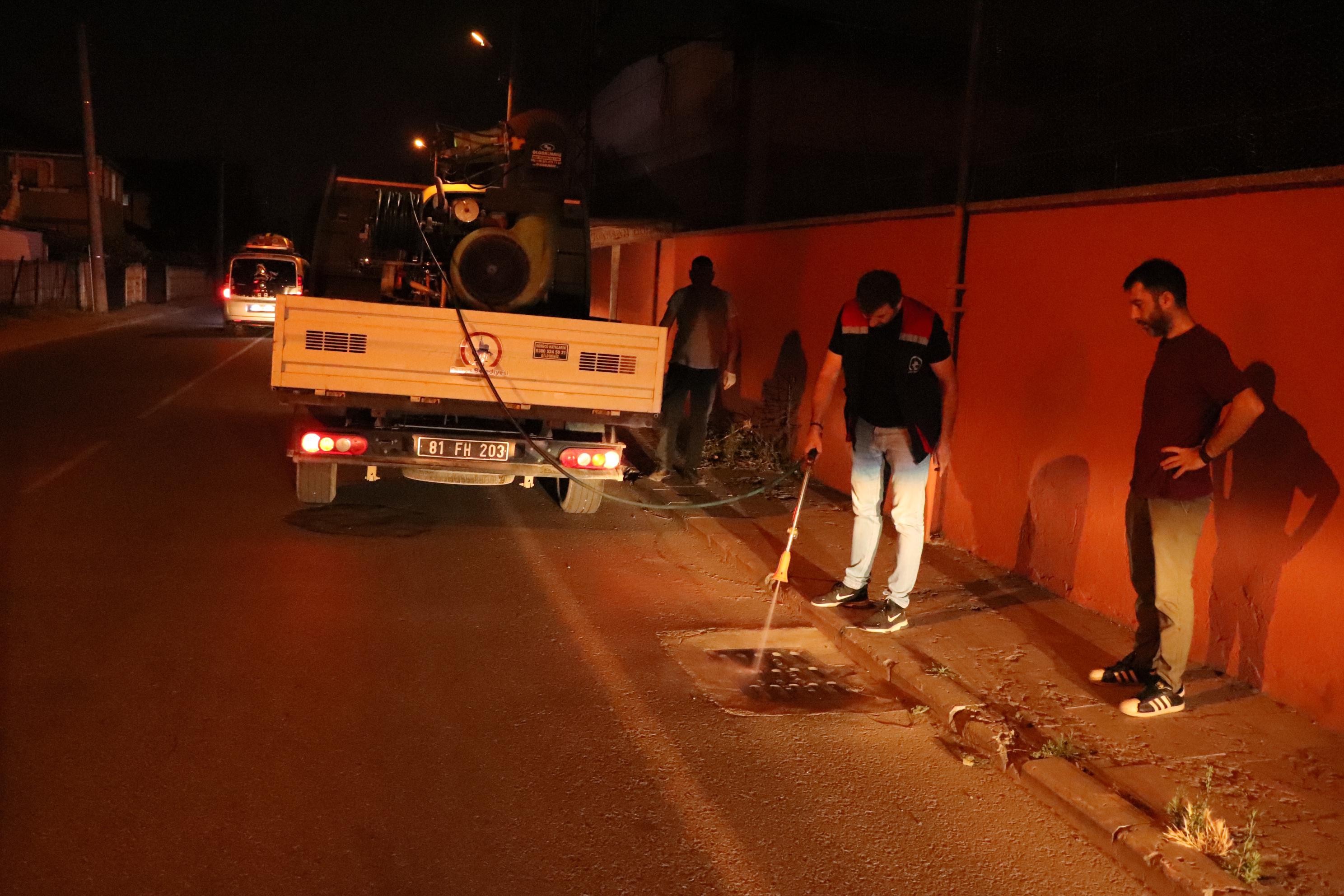 Her yer köşe bucak ilaçlanıyor