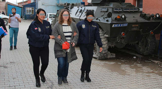 Her yerde aranan çift Irak'a kaçmaya çalışırken enselendi
