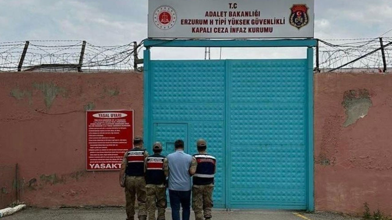Her yerde aranan FETÖ'cü enselendi