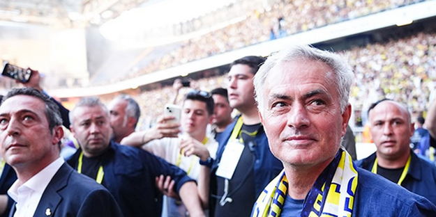 Her yerden milyon eurolar fışkırıyor! Fenerbahçe'nin Mourinho'ya sunduğu transfer bütçesini açıkladı: Bu iddia ortalığı kasıp kavurur…