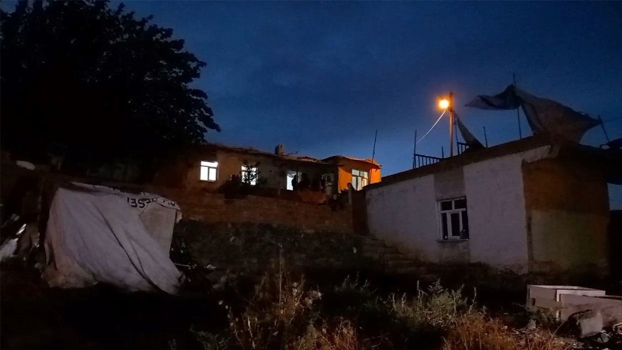 Her yere sessizlik çöktü! Narin'in köyü karanlığa büründü