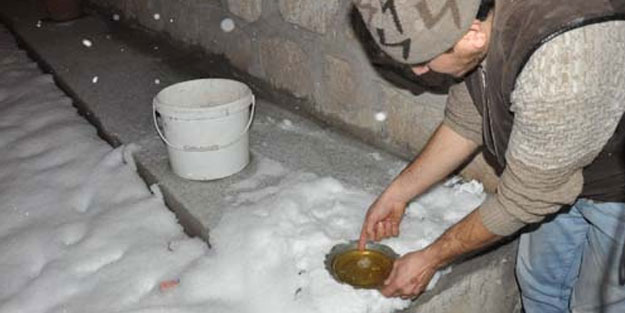 Babadan oğula geçiyor! Her yıl sadece kar yağdığında yapıyorlar