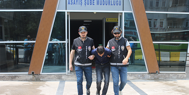 D-100 karayolunda araç yangını! Trafik durdu