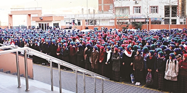 ‘Her sınıfın bir yetim kardeşi var’