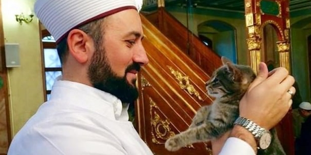 Herkes bu imamı konuşuyor