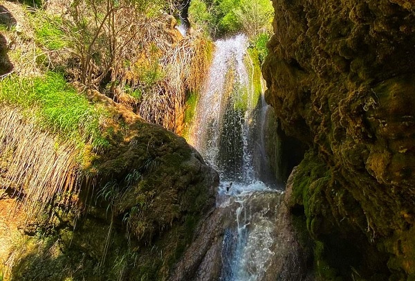 Herkes bu şelaleye hayran!