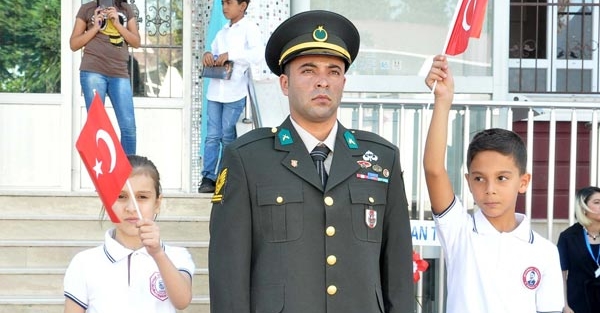 Herkes fotoğraf çektirmek için sıraya girdi