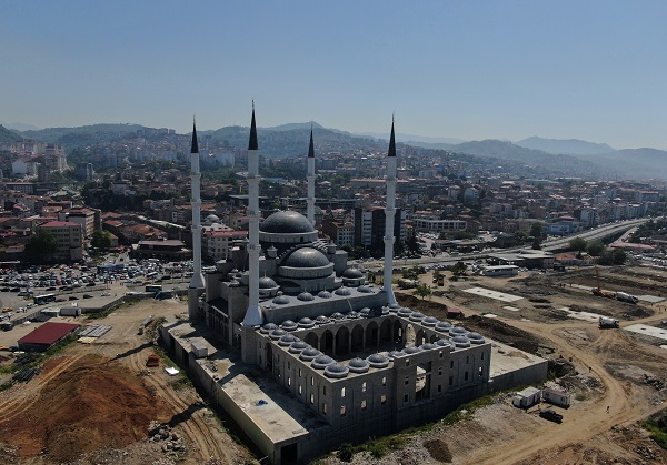 Herkes heyecanla açılışı bekliyor! İşte, Doğu Karadeniz'in en büyük camisi