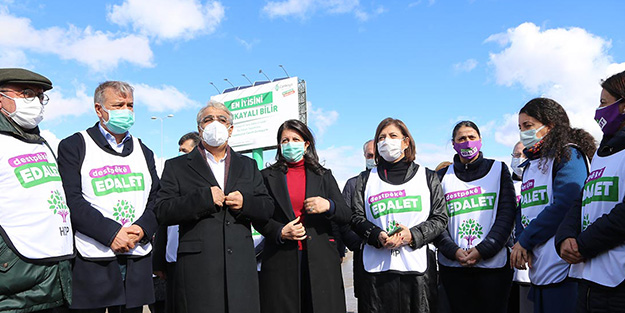'Herkes için adalet' diyerek sokağa indiler: Selahattin Demirtaş'a 'özgürlük' isteyerek kargaşa çıkarttılar'