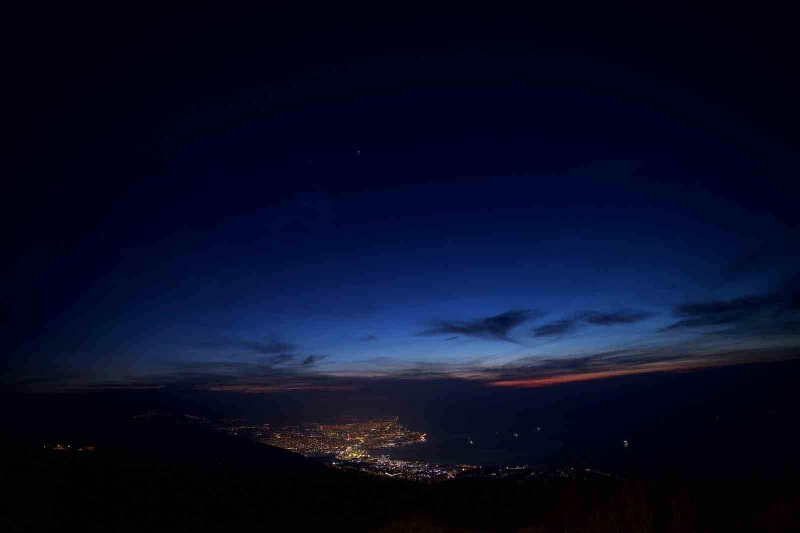 Herkes merak ediyordu! 6 gezegenin yan yana sıralanışı böyle görüntülendi