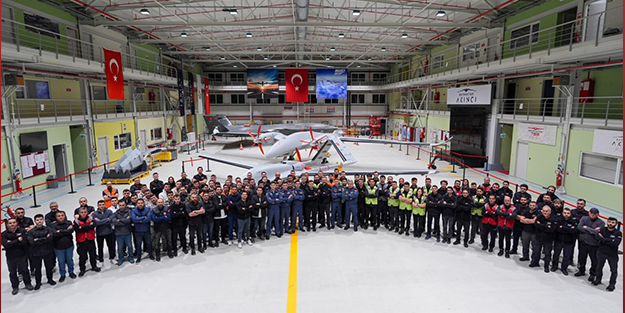 Herkes 'Ne oldu, nerede?' diye soruyordu! O uçak Selçuk Bayraktar'ın sahur paylaşımında ortaya çıktı