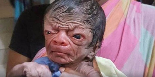 Herkes o bebeği görmeye gidiyor