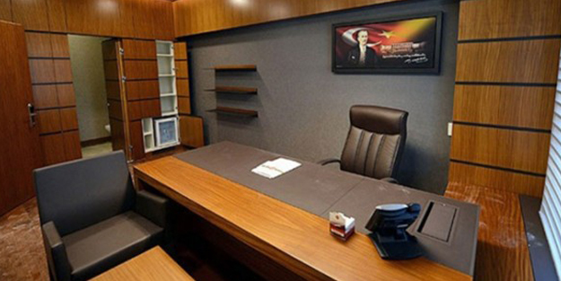 Herkes o ismi merak ediyor! Makam odasında sevgilisine nikah kıyan vekil kim?