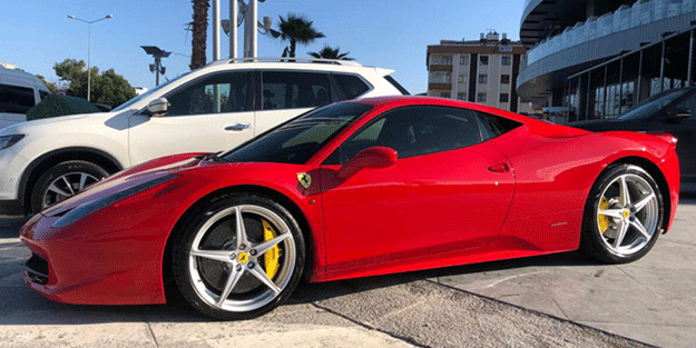 Herkes onu merak ediyor... Kim bu Ferrari'nin sahibi?