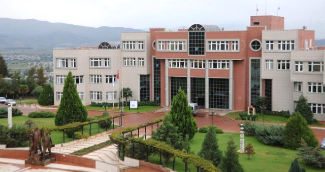 Herkesi FETÖ'cü diye ihbar eden akademisyen bakın kim çıktı