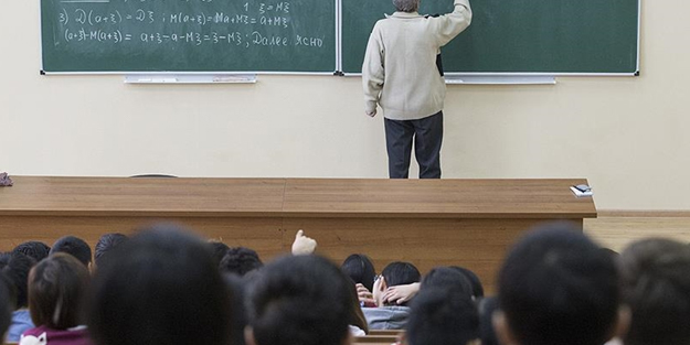Herkesi FETÖ'cü diye ihbar eden o profesör ihraç edildi!