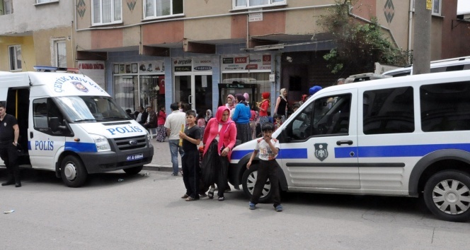 Herkesin birbirine girdiği mahallede gerginlik devam ediyor