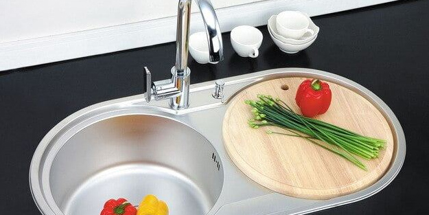 Herkesin evinde var ama tam bir bakteri yuvası: Kavurucu sıcaklarda başlıyor, kötü kokular yayıyor!