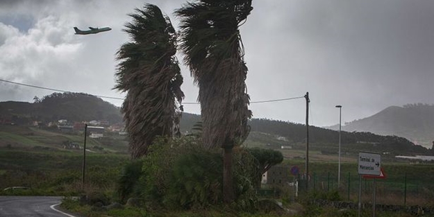 Hermine Fırtınası 141 uçuşu iptal ettirdi