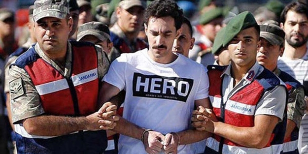 'Hero' tişörtü giyen darbeci: Pişman oldum