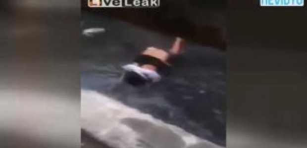 Hesaba itiraz eden müşteriyi kanala attı