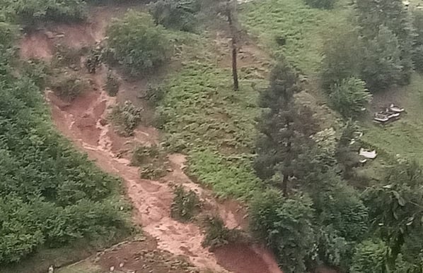 Heyelan anı böyle görüntülendi