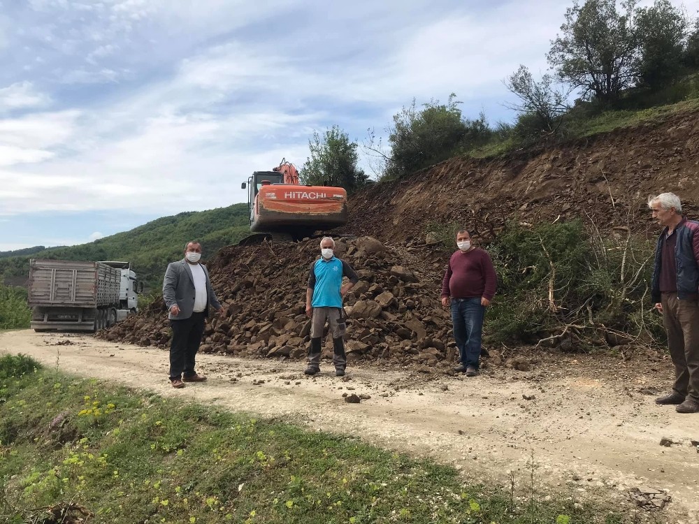 Heyelan bölgesinde hummalı çalışma 
