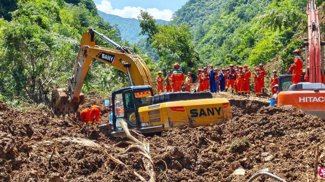 Heyelan faciası! Toprak altında kalan 21 kişi hayatını kaybetti