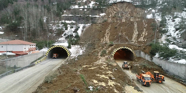 Heyelan yaşanan Anadolu Otoyolu yeniden trafiğe açıldı!