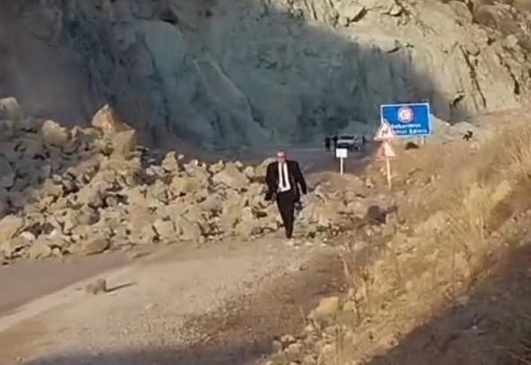 Heyelana aldırış etmedi! Son anda kurtuldu