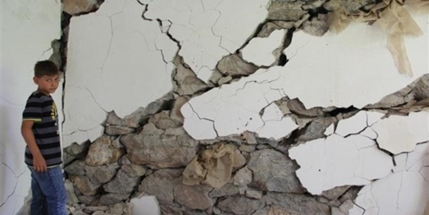 Heyelana rağmen evlerini terk etmiyorlar