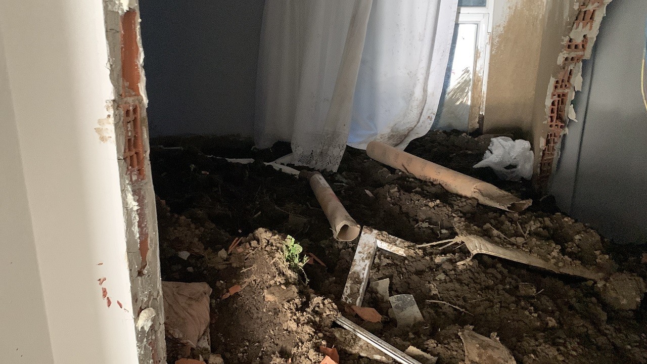 Heyelanın vurduğu evlerde hasar gün yüzüne çıktı