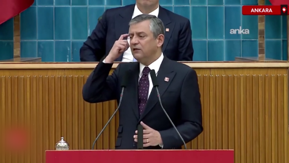 Heykelden başka ne yaptınız? Özgür Özel AK Parti’nin kiralık konut icraatına da kondu