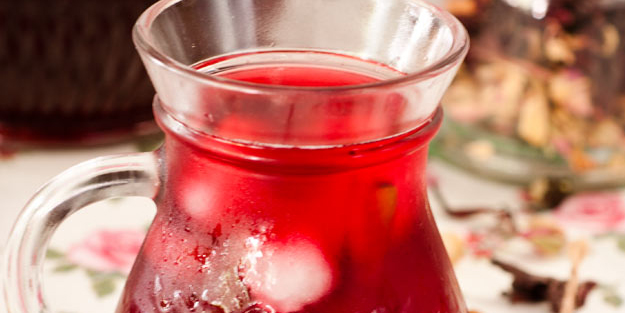Hibiskus Şerbeti: Herkesin favorisi olacak! Tropik lezzet
