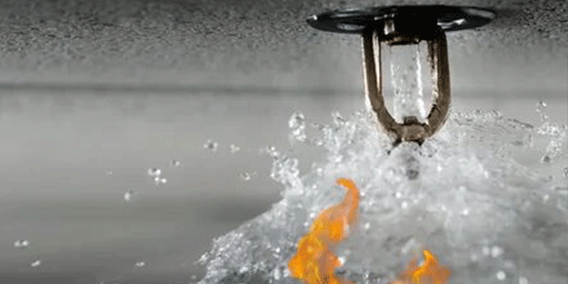 Hiç merak ettiniz mi? Su Ateşi Nasıl Söndürüyor?