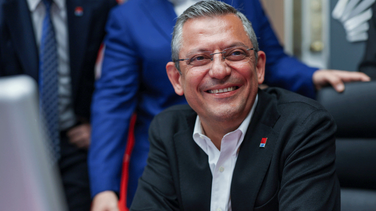 Hiç suratın kızarmıyor mu? DMM'de Özgür'e yalanlama